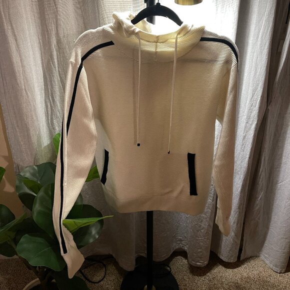 BLANC NOIR stylish white pullover - SM ( fits up to LG ) - Picture 2 of 11